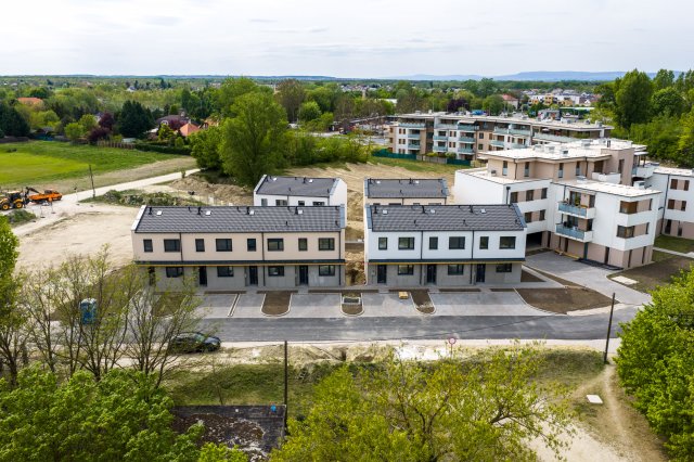 Eladó sorház, Székesfehérvárott, Tasnádi utcában 87.5 M Ft