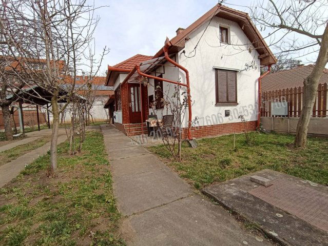 Eladó családi ház, Berekfürdőn 29.9 M Ft, 2 szobás