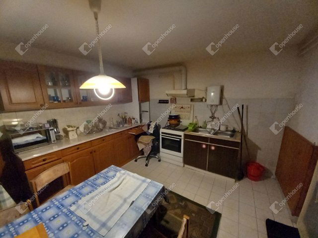 Eladó családi ház, Debrecenben 75 M Ft, 4 szobás