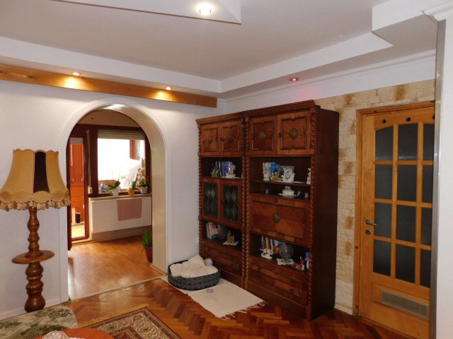 Eladó téglalakás, Hévízen 84.9 M Ft, 1+3 szobás