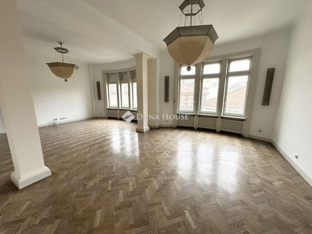 Eladó téglalakás, Budapesten, V. kerületben 480 M Ft, 4 szobás