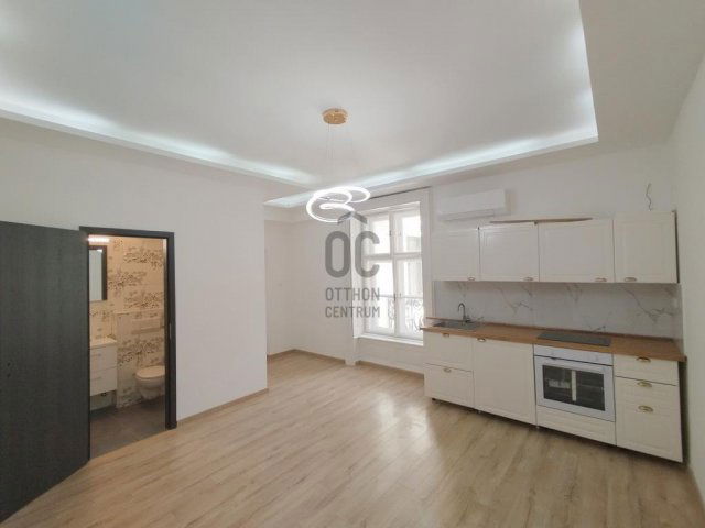 Eladó téglalakás, Budapesten, V. kerületben 275.4 M Ft, 7 szobás