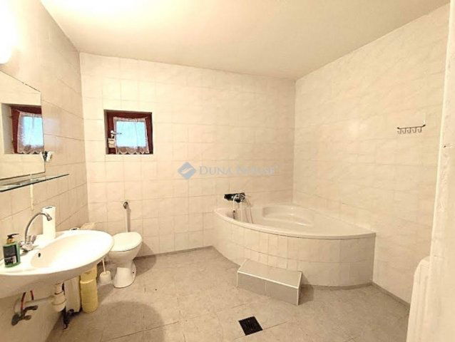 Eladó családi ház, Kecskeméten 35.9 M Ft, 2 szobás