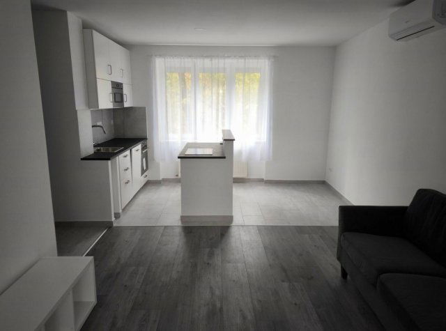 Kiadó téglalakás, albérlet, XI. kerületben, Fehérvári úton