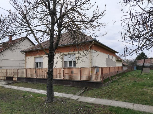 Eladó családi ház, Zagyvarékason 17 M Ft, 2 szobás