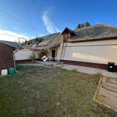 Eladó családi ház, Kecskeméten 36 M Ft, 1 szobás