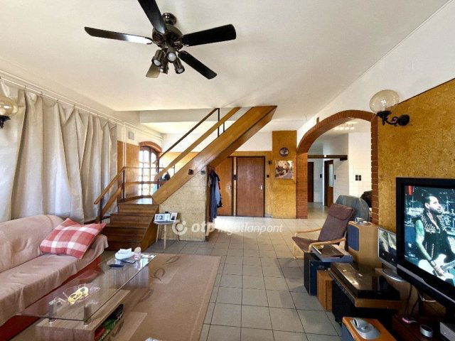 Eladó családi ház, Farmoson 89 M Ft, 5+2 szobás