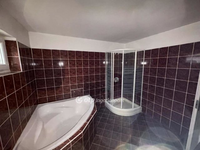 Eladó családi ház, Szigetszentmiklóson 74.9 M Ft, 1+2 szobás