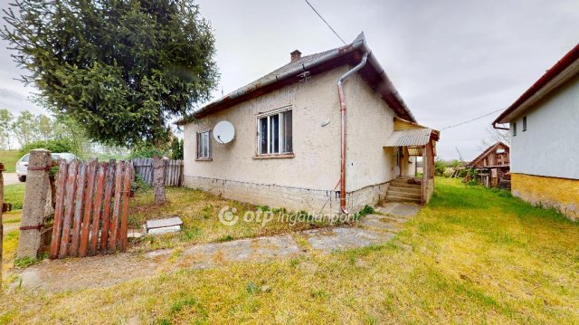 Eladó családi ház, Dombrádon 12.9 M Ft, 3 szobás