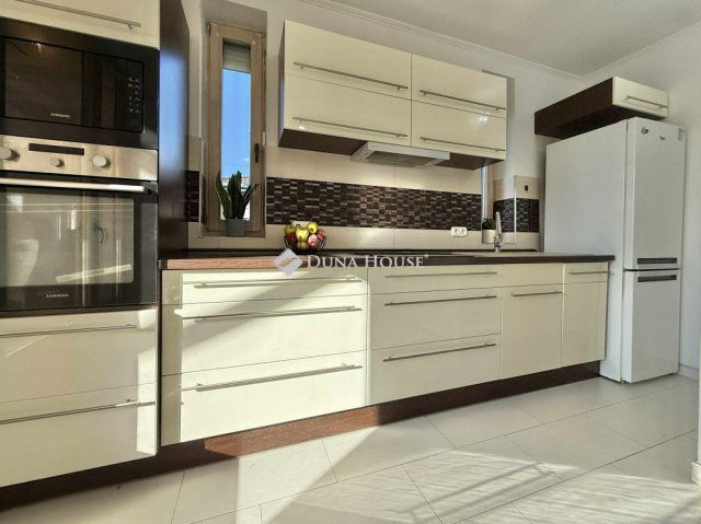 Eladó téglalakás, Pakson, Kosár utcában 59.9 M Ft, 3 szobás