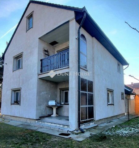 Eladó családi ház, Balástyán 84.5 M Ft, 6 szobás