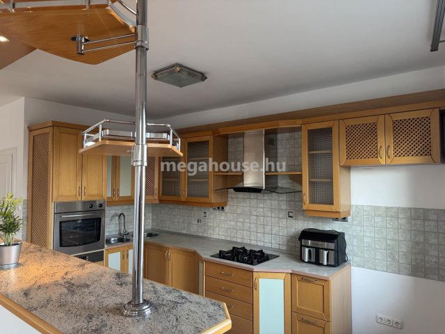 Eladó téglalakás, Budapesten, XI. kerületben 177 M Ft