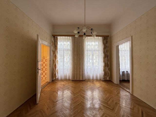 Eladó téglalakás, Budapesten, VI. kerületben 61.9 M Ft, 2 szobás