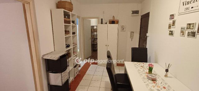 Eladó panellakás, Budapesten, III. kerületben 84.99 M Ft