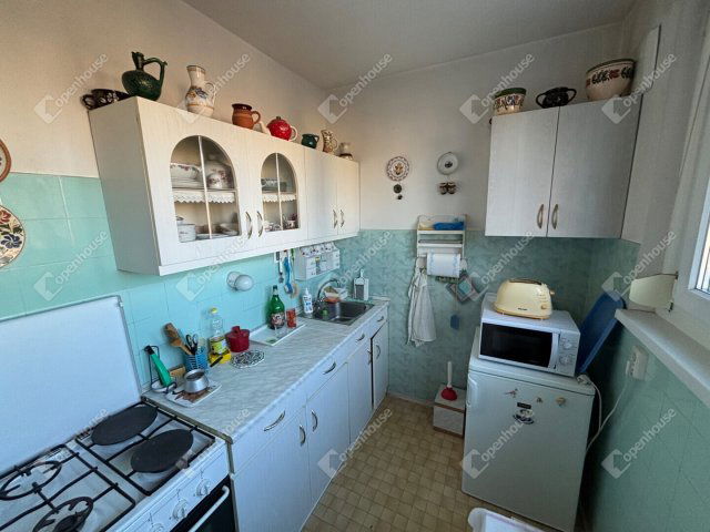 Eladó panellakás, Győrött 55 M Ft, 3 szobás