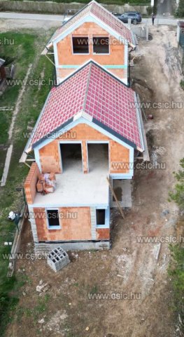 Eladó ikerház, Pilisborosjenőn 164.9 M Ft, 4 szobás