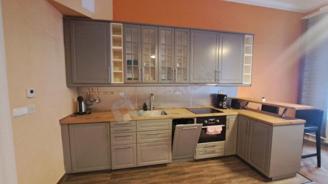 Kiadó téglalakás, albérlet, I. kerületben, Batthyány utcában