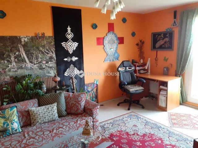 Kiadó panellakás, albérlet, Pécsett 140 E Ft / hó, 1+1 szobás