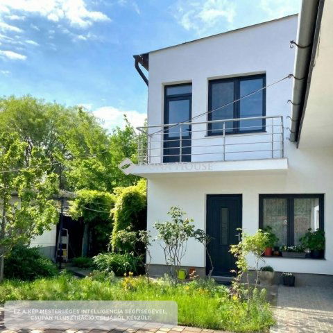 Eladó családi ház, Budapesten, III. kerületben 72.9 M Ft