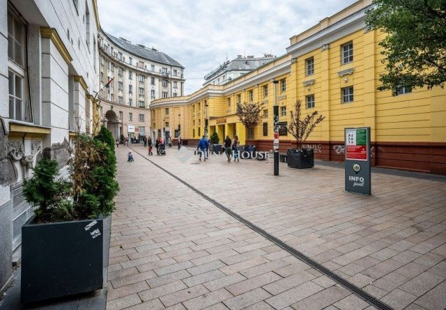Eladó téglalakás, Budapesten, VIII. kerületben 101 M Ft