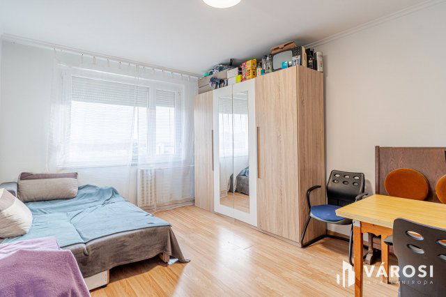 Eladó panellakás, Szegeden 47.9 M Ft, 2 szobás