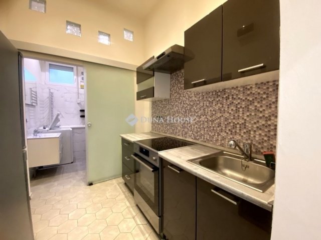 Eladó téglalakás, Budapesten, XIII. kerületben 44.4 M Ft