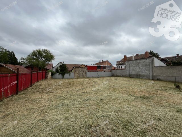 Eladó családi ház, Kiskunfélegyházán 42.6 M Ft, 6 szobás