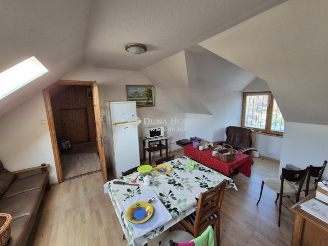 Eladó családi ház, Tatán 399 M Ft, 10 szobás