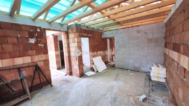 Eladó ikerház, Majosházán 69.9 M Ft, 3 szobás