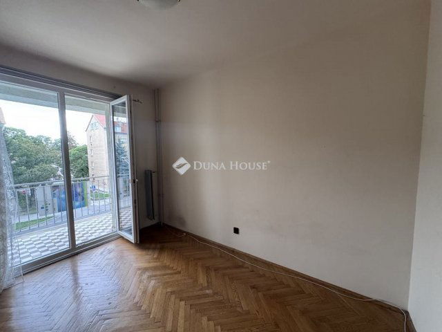 Eladó téglalakás, Pécsett, Esztergár Lajos utcában 52.5 M Ft