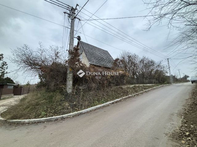 Eladó nyaraló, Vértesszőlősön 13.9 M Ft, 1 szobás