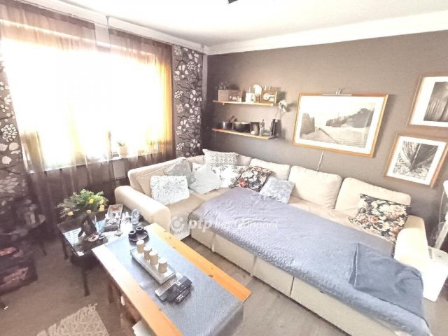 Eladó családi ház, Csongrádon 59 M Ft, 2 szobás