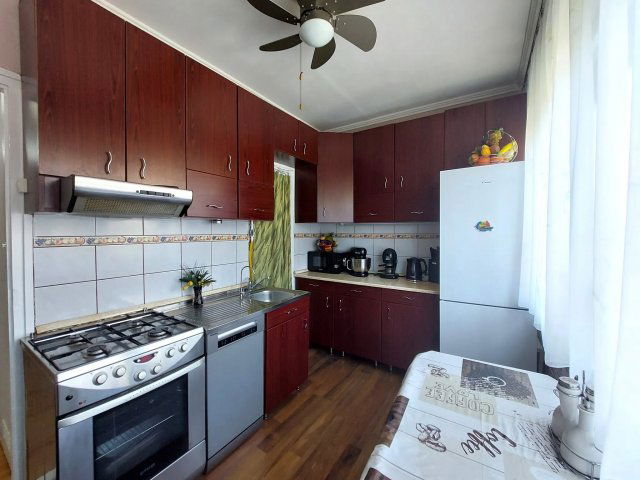 Eladó panellakás, Szolnokon 35.3 M Ft, 2 szobás