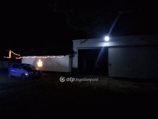 Eladó családi ház, Kiskunfélegyházán 33 M Ft, 1+1 szobás