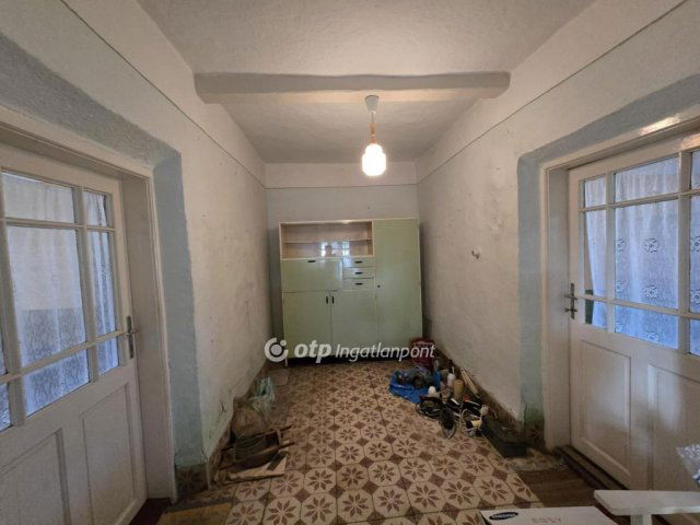Eladó családi ház, Kabán 18 M Ft, 2 szobás