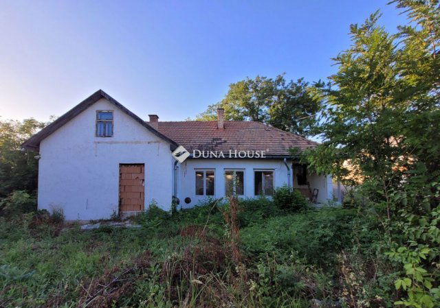 Eladó családi ház, Vécsen 3.9 M Ft, 4 szobás