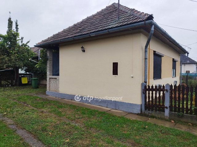 Eladó családi ház, Porcsalmán 9.7 M Ft, 2 szobás