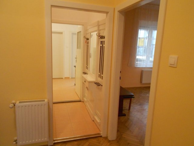 Kiadó téglalakás, albérlet, Pécsett 260 E Ft / hó, 3 szobás
