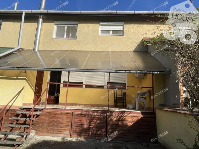 Eladó téglalakás, Solton 45 M Ft, 4 szobás