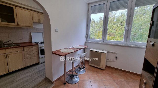 Eladó téglalakás, Hajdúszoboszlón 52.5 M Ft, 1+2 szobás