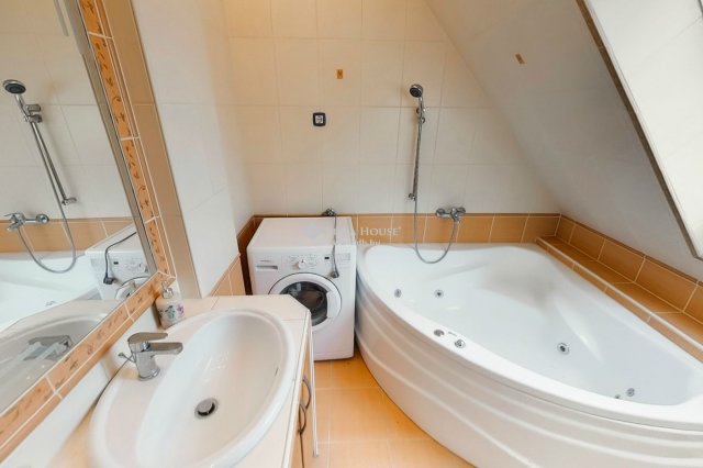 Eladó családi ház, Kecskeméten 115 M Ft, 6 szobás