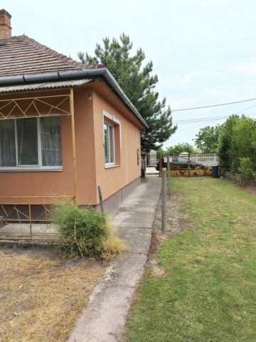 Eladó családi ház, Makádon 33 M Ft, 2 szobás