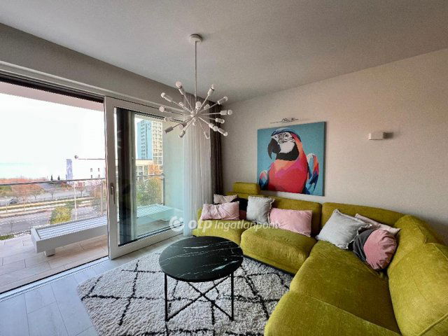 Eladó téglalakás, Balatonfüreden 220 M Ft, 3 szobás