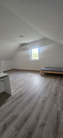 Kiadó családi ház, albérlet, Kisbéren 300 E Ft / hó, 2 szobás