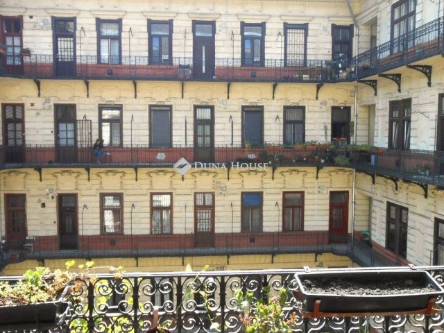 Eladó téglalakás, Budapesten, VIII. kerületben 94.5 M Ft