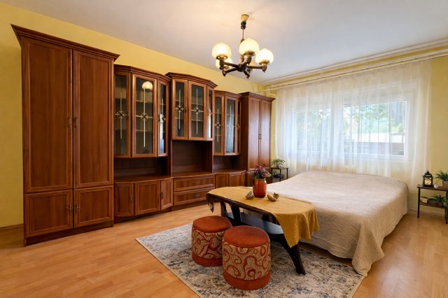 Eladó panellakás, Pécsett 41.5 M Ft, 1+1 szobás