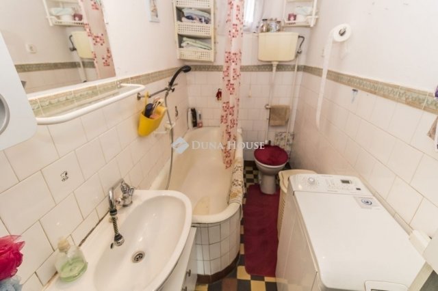 Eladó családi ház, Rumon 44.9 M Ft, 4 szobás