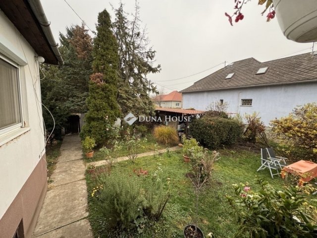 Eladó családi ház, Nagytarcsán 124.9 M Ft, 4 szobás