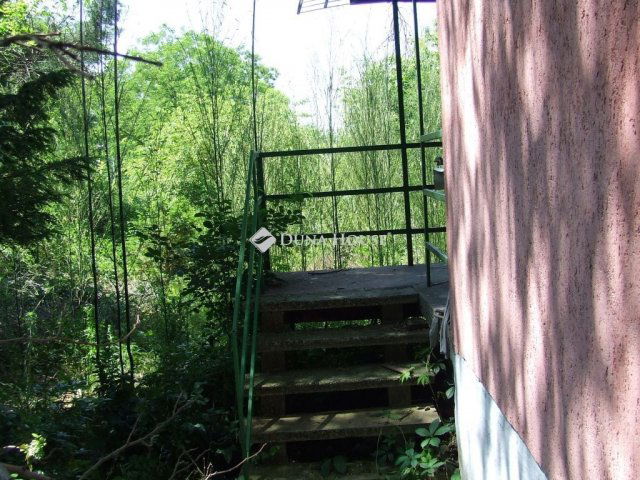 Eladó nyaraló, Esztergomban 19 M Ft, 3 szobás