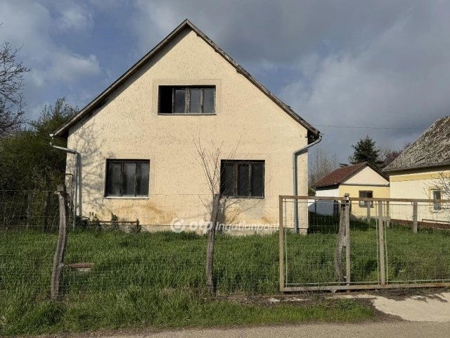 Eladó családi ház, Tiszafüreden 29.5 M Ft, 3+1 szobás